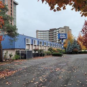 District Hotel By Oyo Portland Convention Center